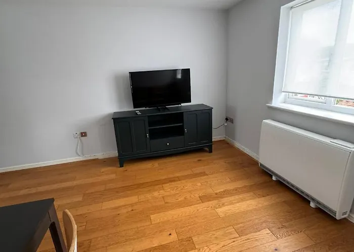 2-Bedroom Flat Walking Distance To Excel London - Perfect Location!